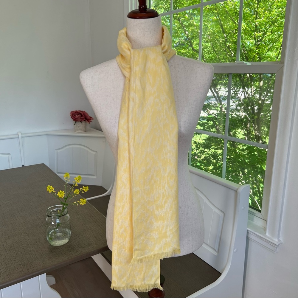 NWT Chico’s Cotton Blend Golden Haze Yellow Light Yellow Printed Fringe Scarf